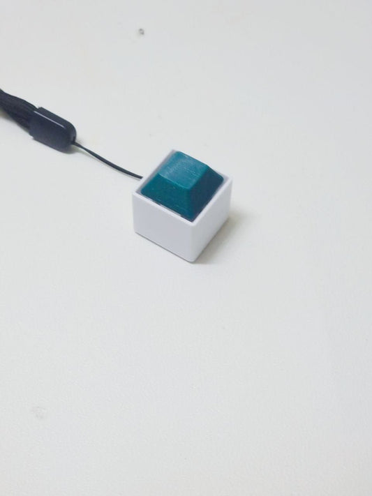Keyboard Clicker Keychain – 1 Key (Single Colour) - Spoink SG